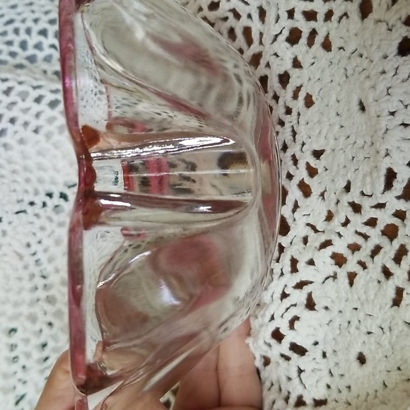 Vintage Clover Shaped Dish with Pink Trim - Picture 2 of 2